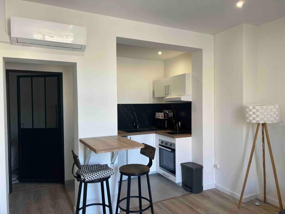 Apartamento Montpellier Centre - La Fenetre De L'Ecusson Exterior foto